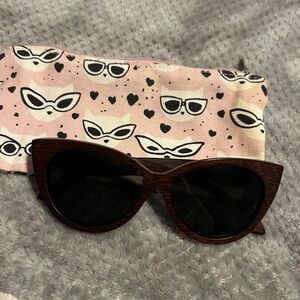 Chic Brown Cat-Eye Sunglasses